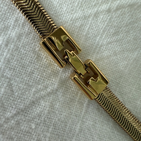 LOT 1760 18K gold plated Givenchy vintage massive necklace black enamel G - Picture 6 of 8